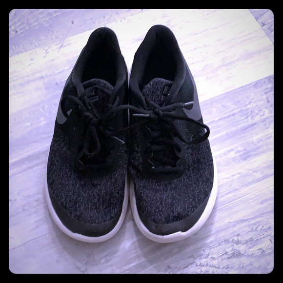 Nike Other - Nike flex contact sneakers 👟